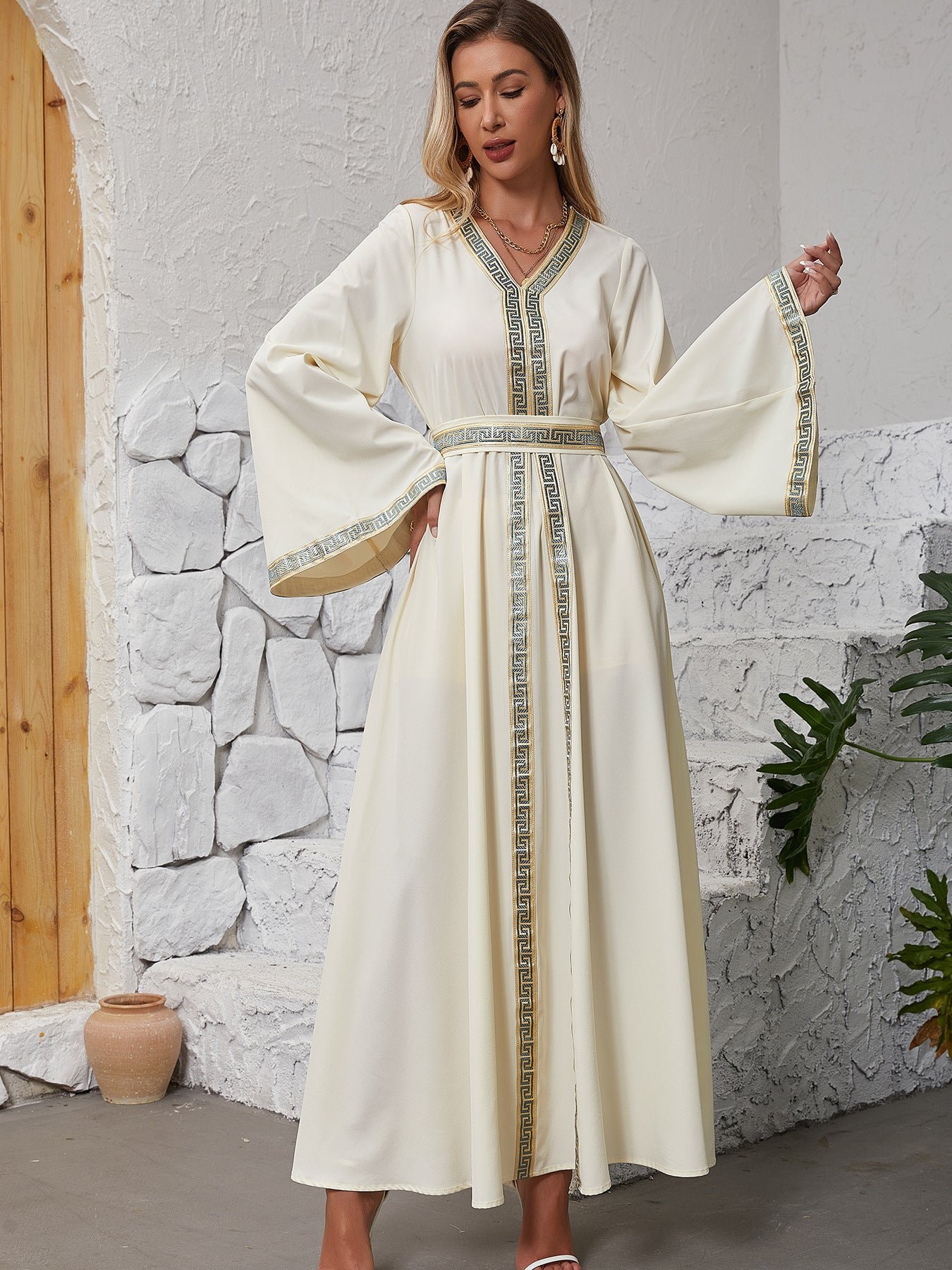 Caftan Long Ivoire Broderie Dorée
